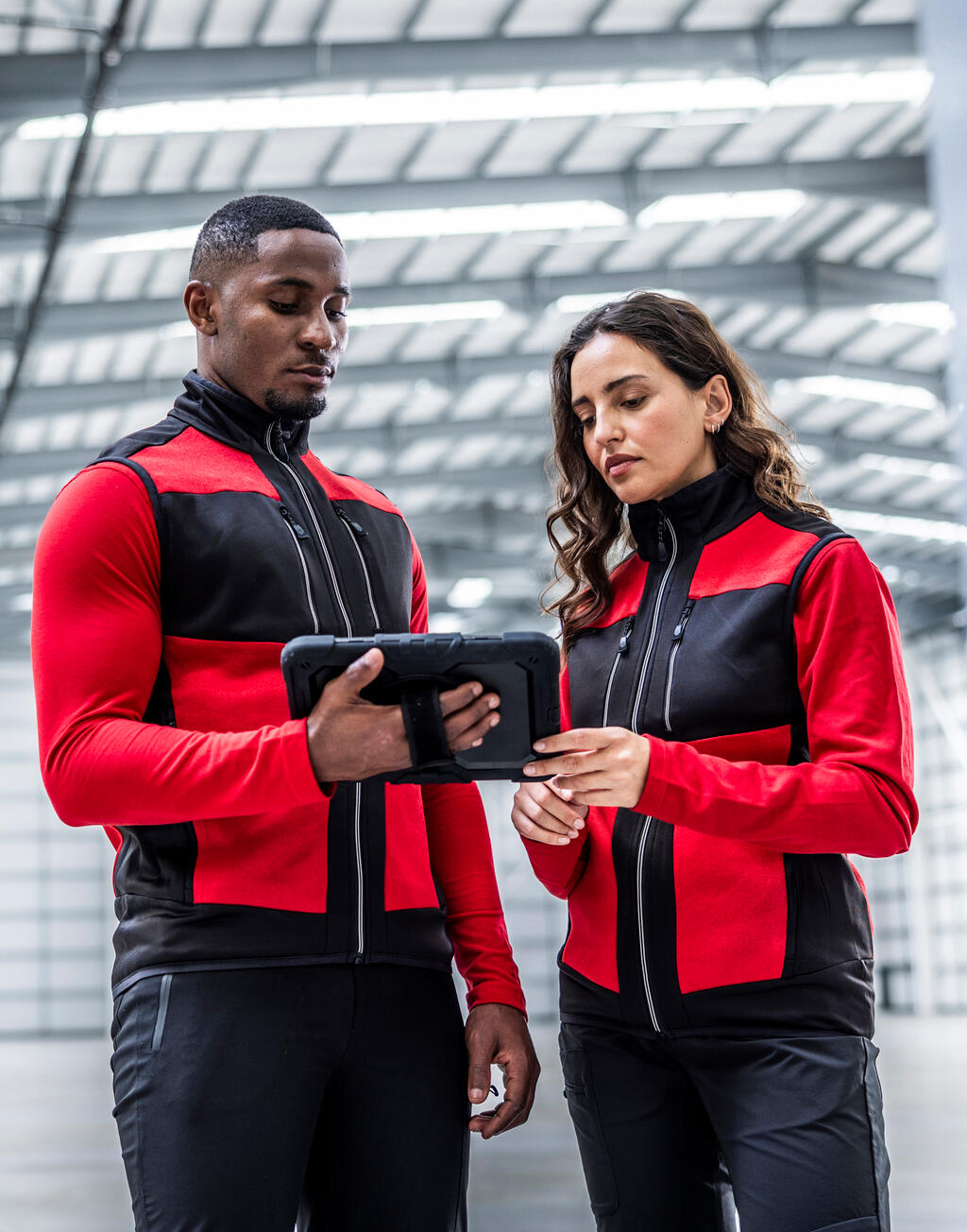 E-Volve Stretch Hybrid Midlayer Bodywarmer - Image 3