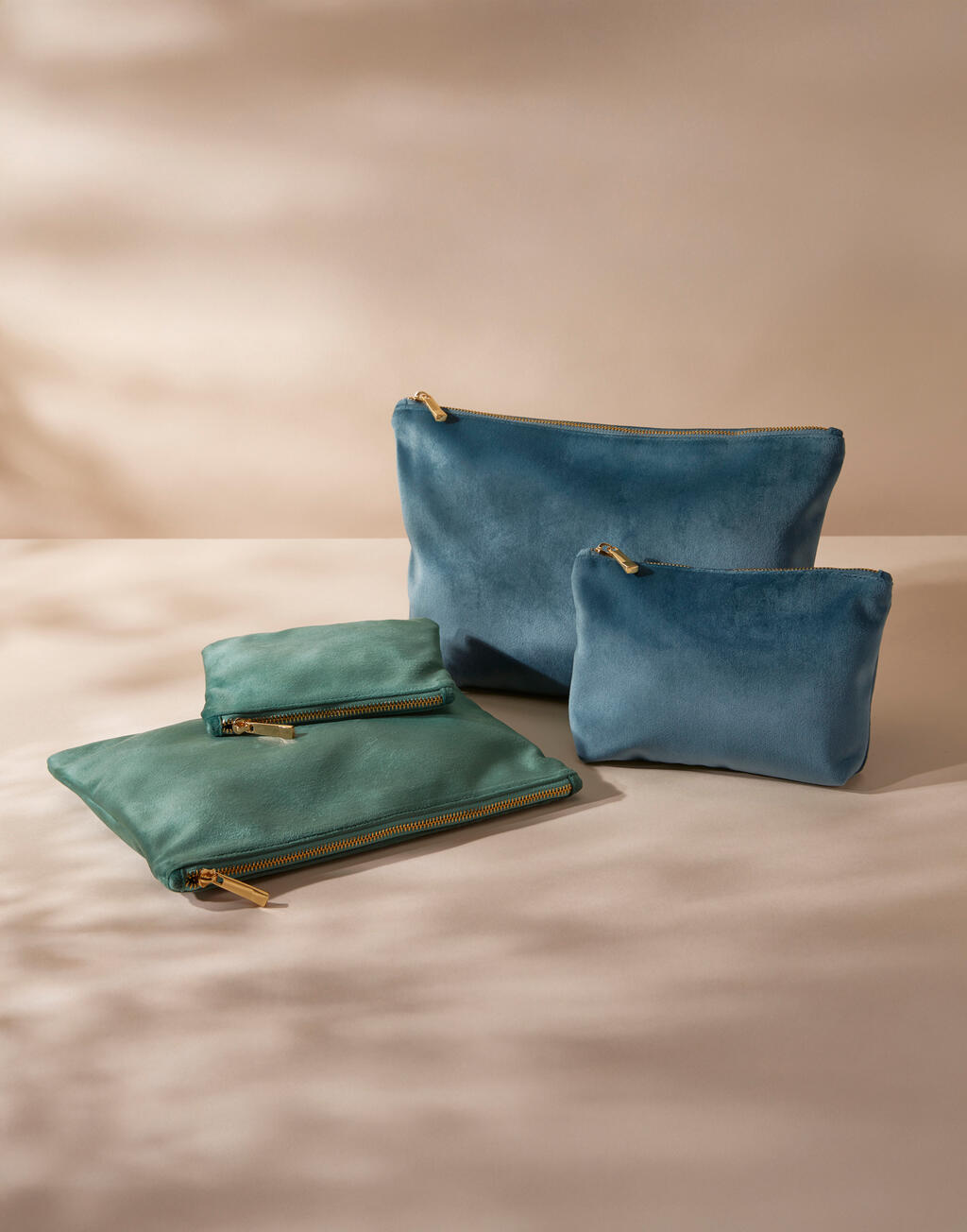 Velvet Accessory Bag - Image 3